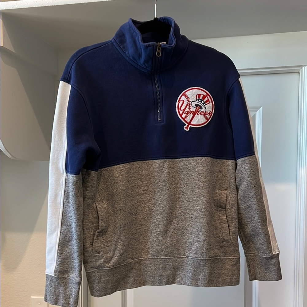 Tailgate New York Yankees Zip-Up Sweatshirt